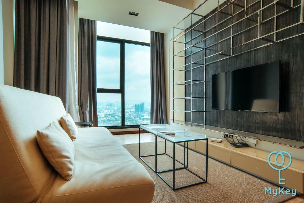 Expressionz Professional Suites By Mykey Kuala Lumpur Buitenkant foto A living room in Muke