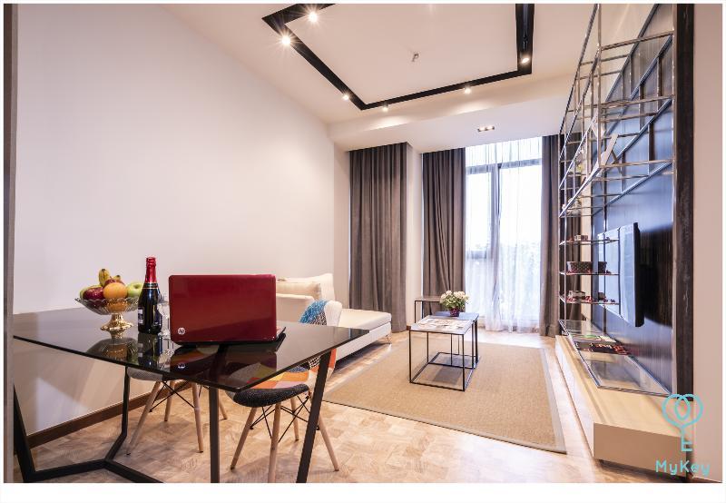 Expressionz Professional Suites By Mykey Kuala Lumpur Buitenkant foto A living room in a serviced apartment in Beijing, China